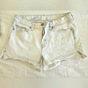 Light blue acid wash Levi's jean shorts size 27
